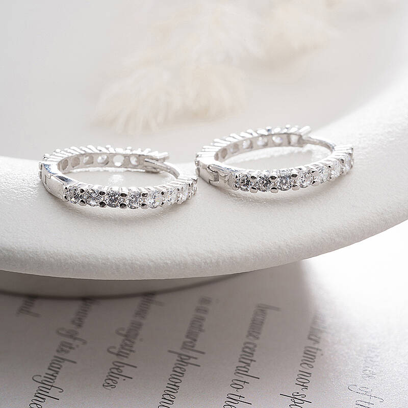 925 Ayar Gümüş Zirkon Taşlı Sıralı Taşlı Halka Küpe - 3